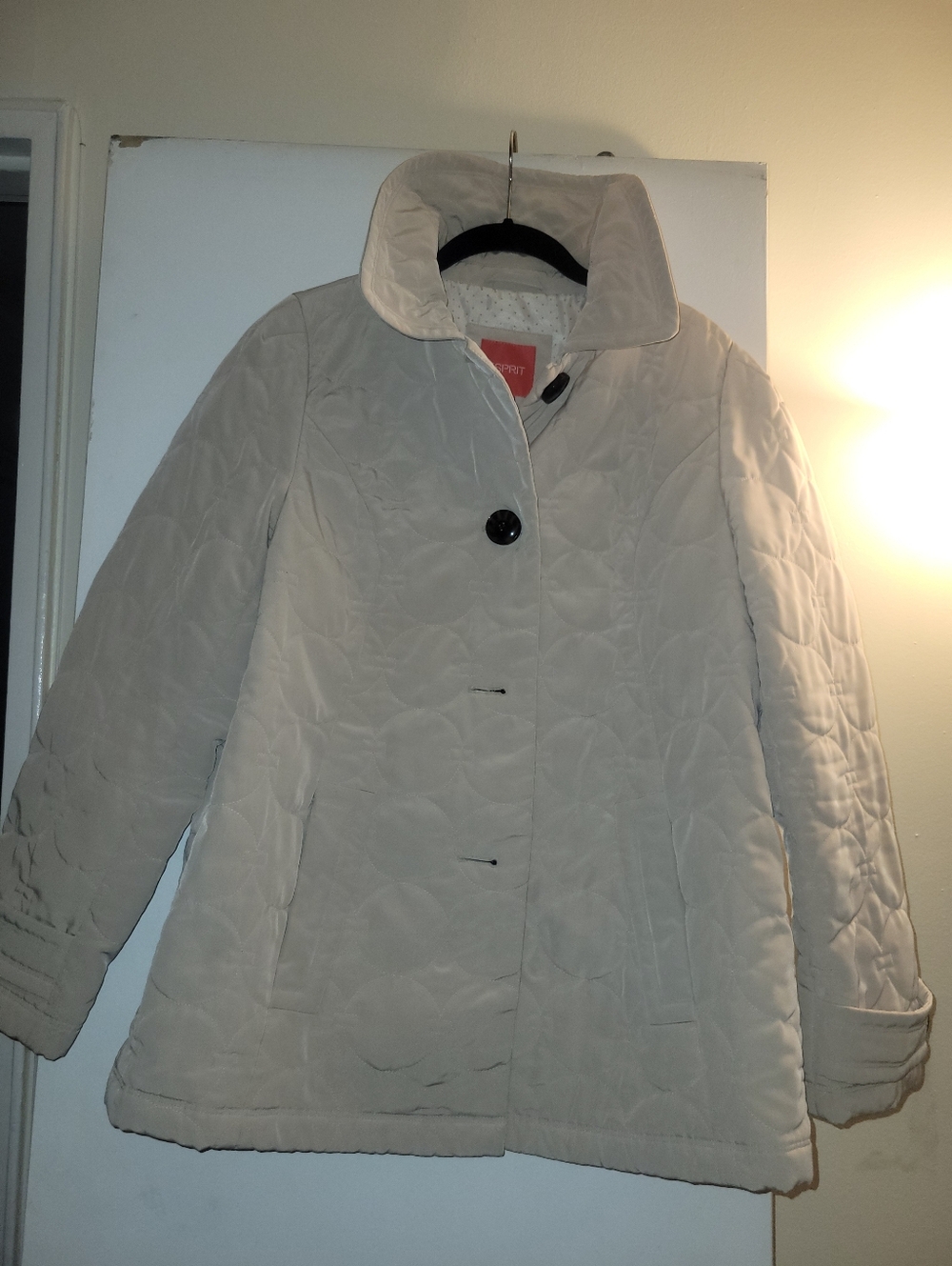 Women's Quilted Cream Jacket - Lightweight Warmth